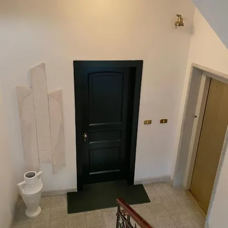 Westhouse Apartment *